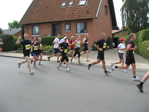 Stadig ved godt humør på halvmarathon-distancen.