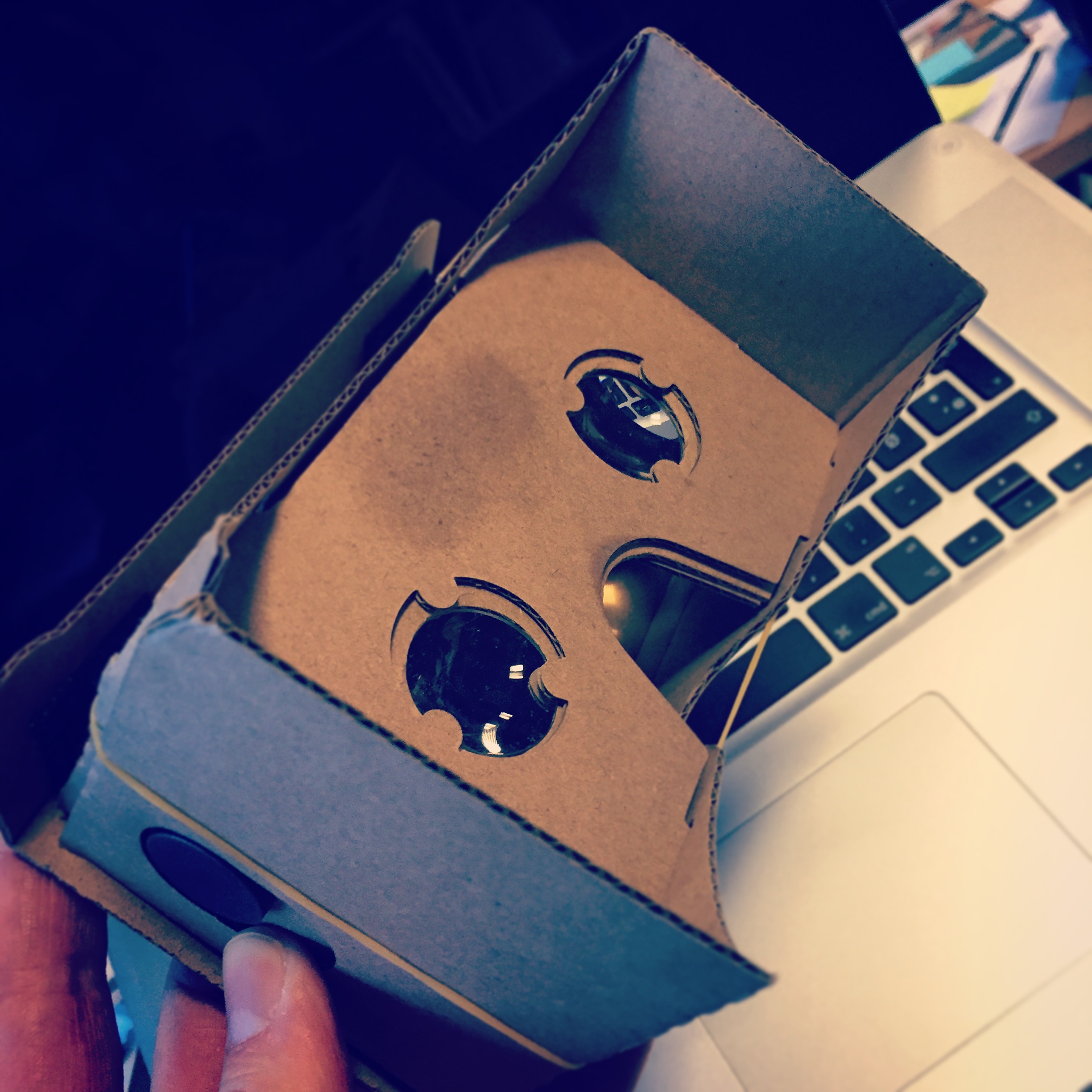 Virtual Reality i en papkasse